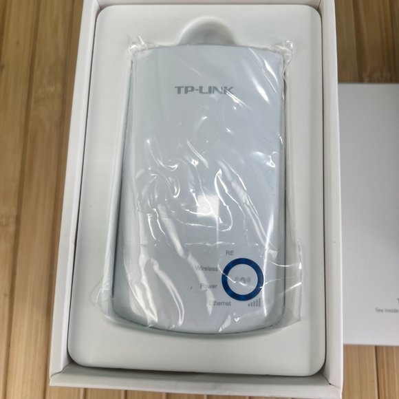 New Open Box TP-Link TL-WA850RE 300Mbps Universal WiFi Range Extender - Picture 5 of 7